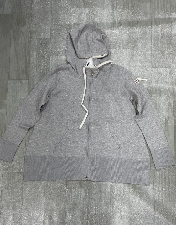 Moncler Logo Casual Jacket In Gray