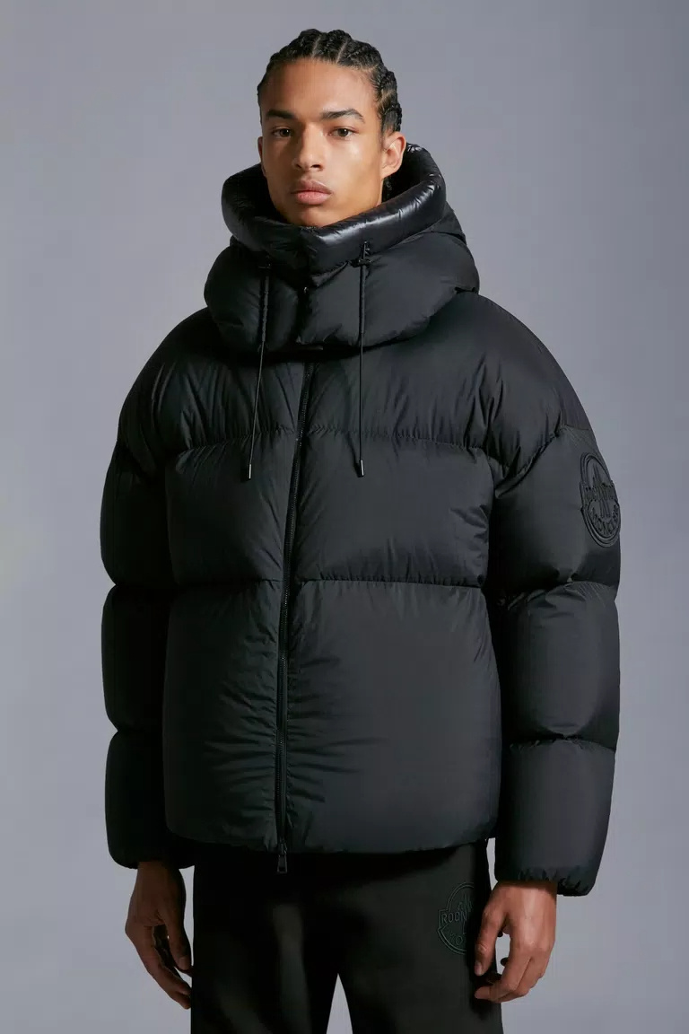 Moncler Antila Logo Affixed Down Jacket In Black