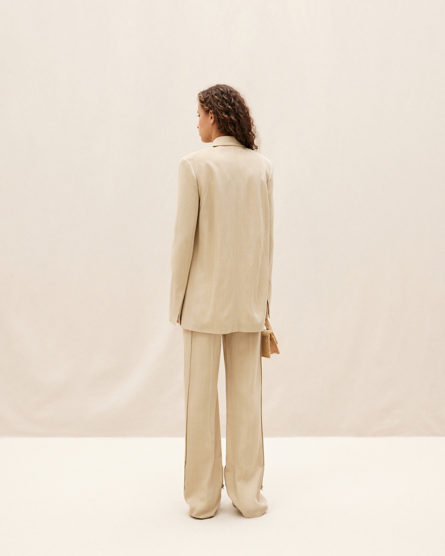 Jacquemus Baccala Asymmetric Cropped Blazer In Nude