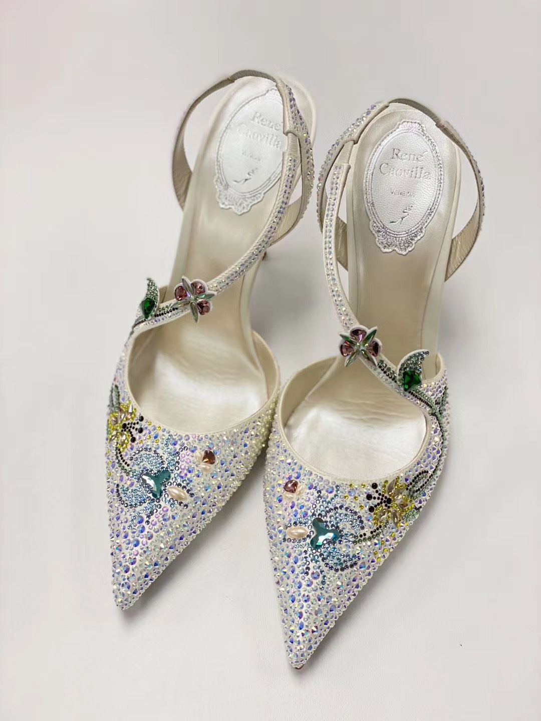 René Caovilla Flora Pointed Pumps In White