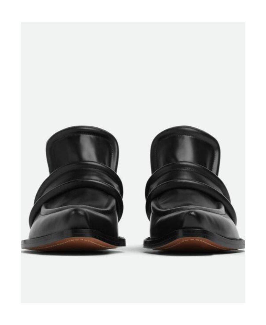 Bottega Veneta Pointed Loafer Shoes In Black