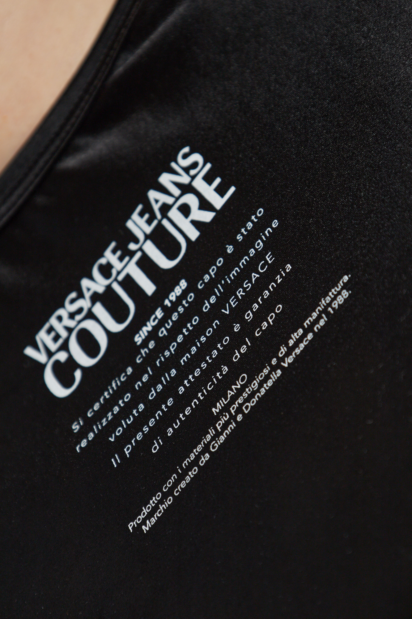 Versace Jeans Couture Logo-printed Crewneck Cropped T-shirt In Black