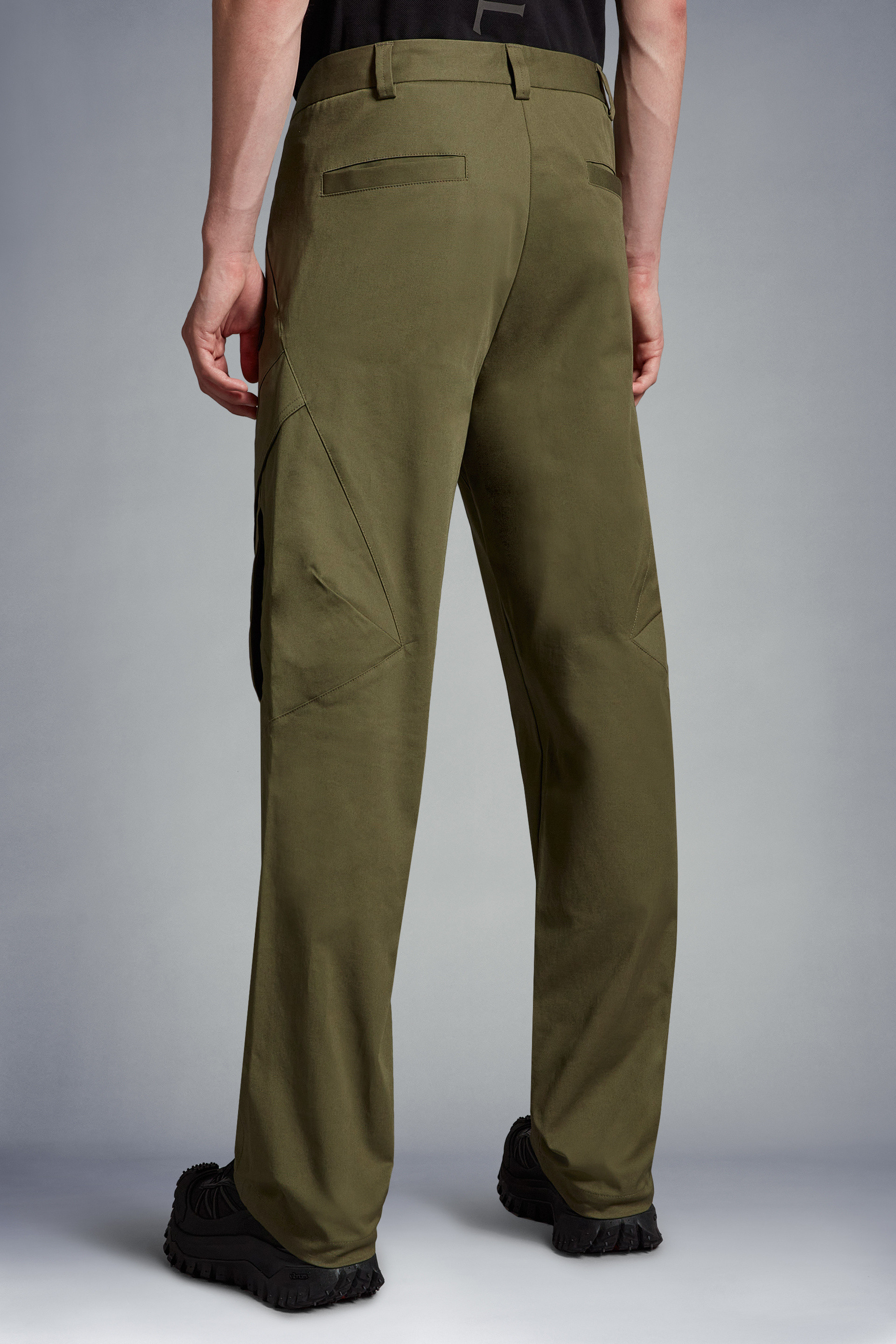 Moncler Gabardine Overalls Casual Pants In Green