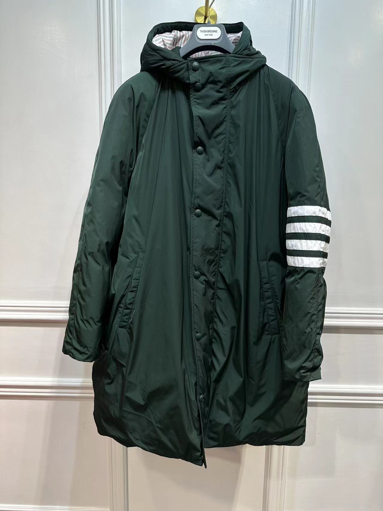 Thom Browne Raglan-sleeve Parka Coat In Green