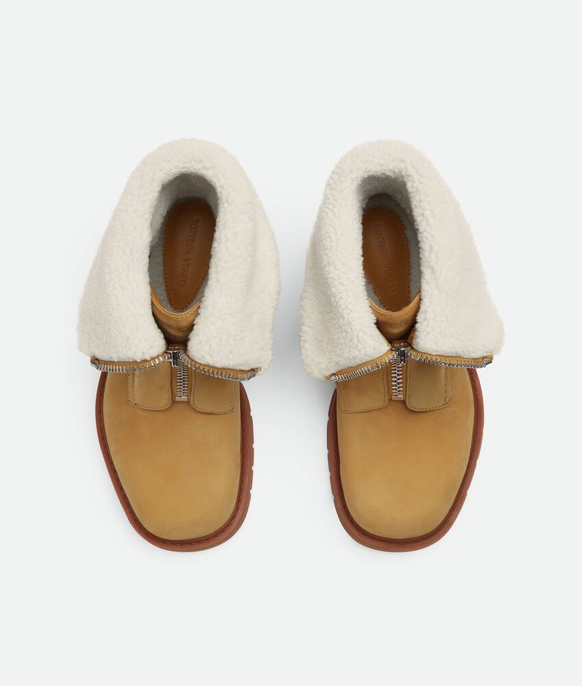 Bottega Veneta Haddock Shearling-lined Nubuck Ankle Boots In Brown