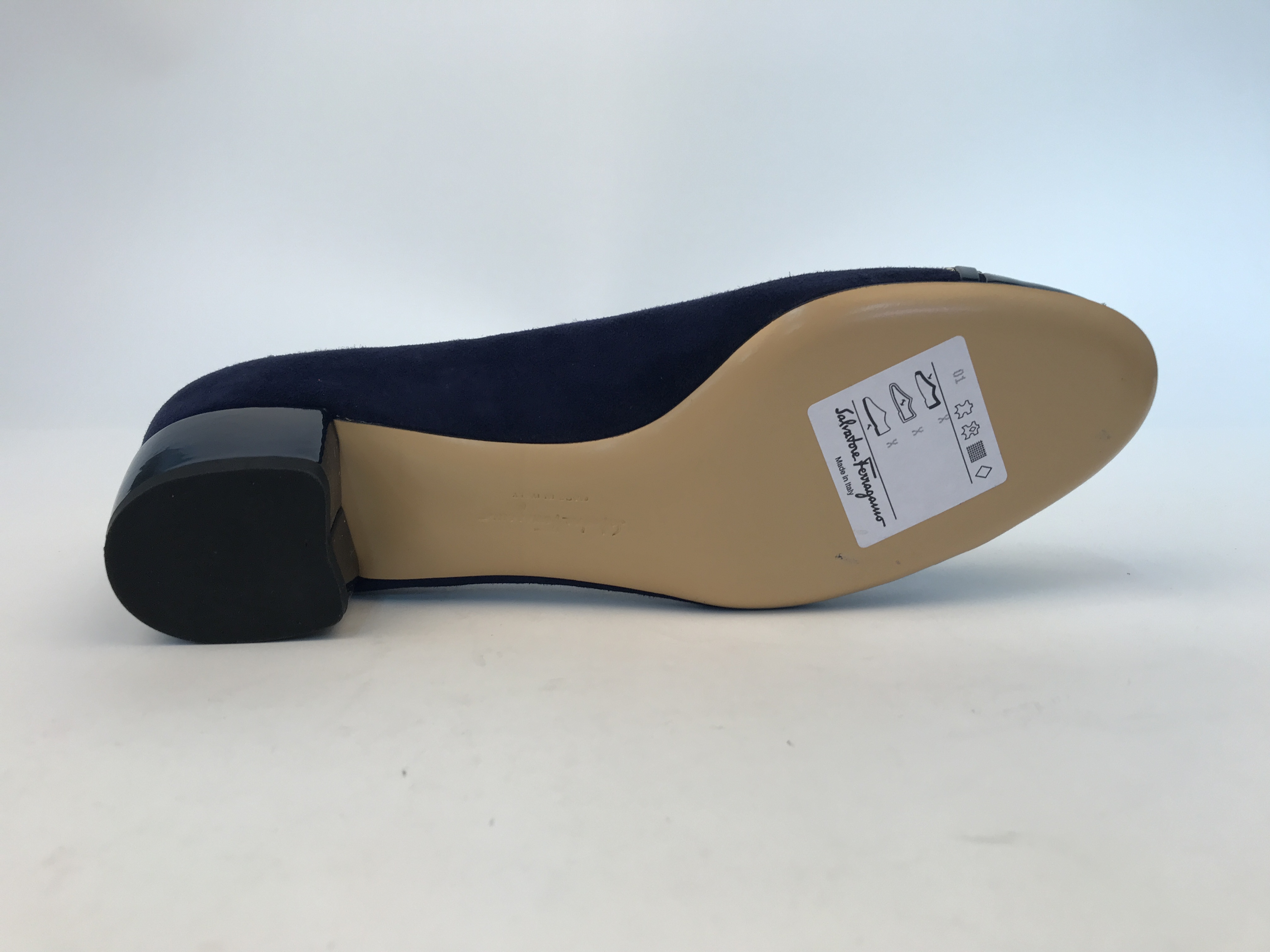 Ferragamo Logo High Heels In Black