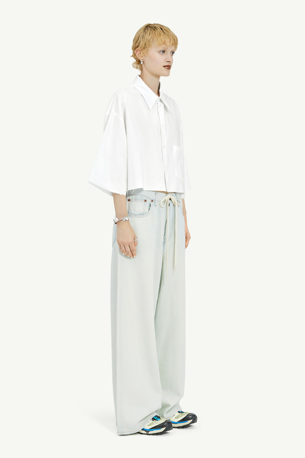 Shop Mm6 Maison Margiela Lightweight Denim Low-waist Trousers In Blue