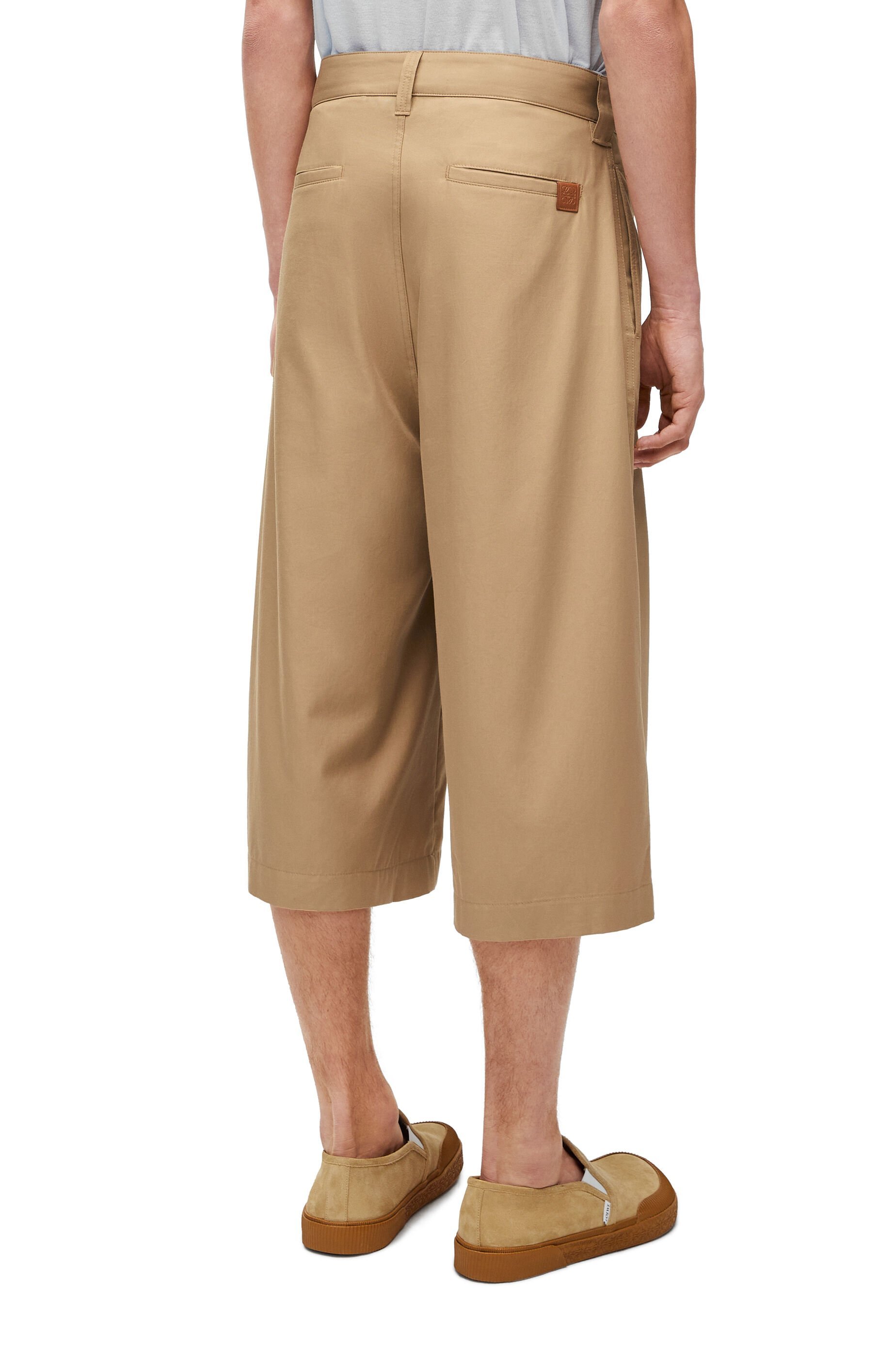 Loewe Pleated Shorts In Cotton In Nude