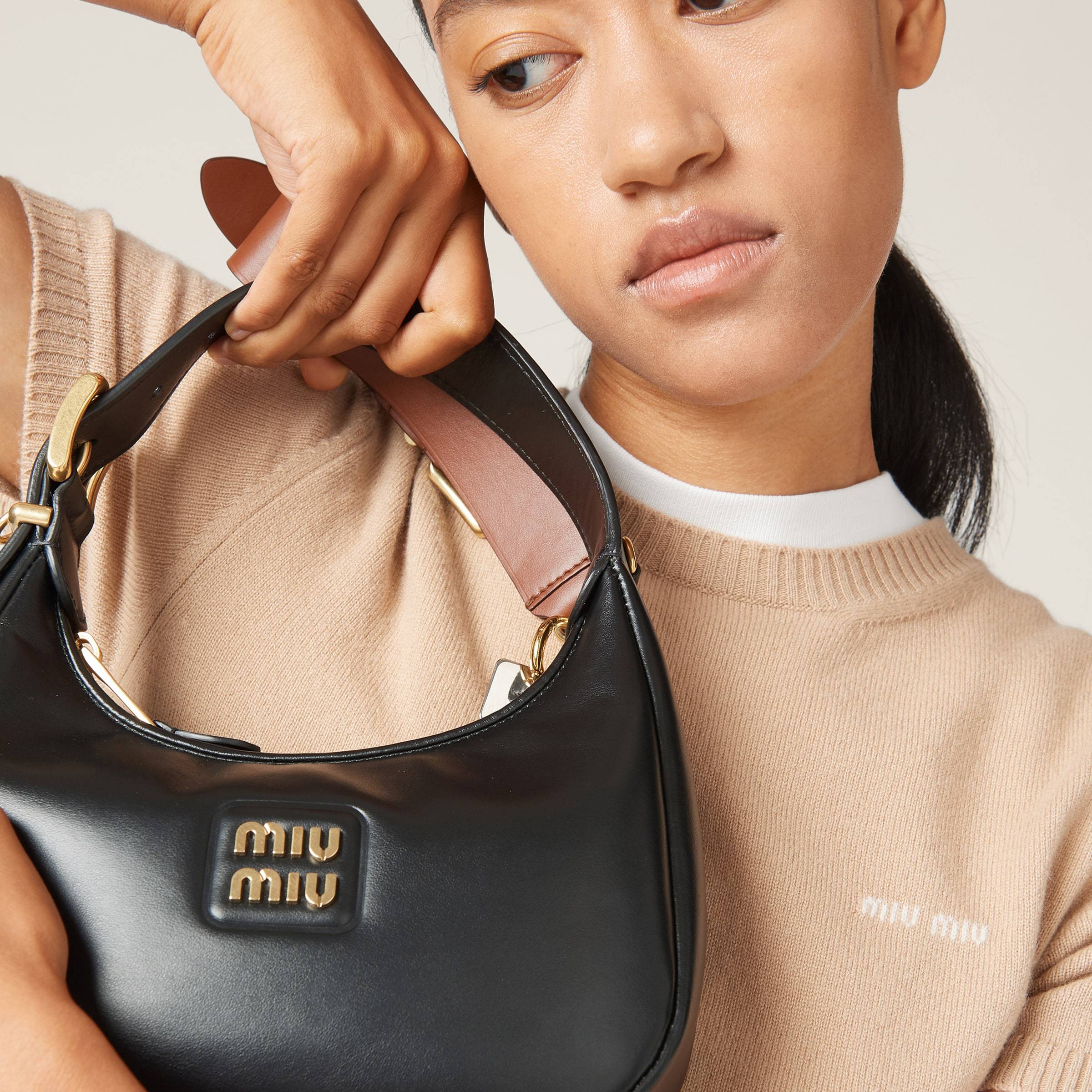 Miu Miu Sweater Crew Cashmere F.12 In Neutral