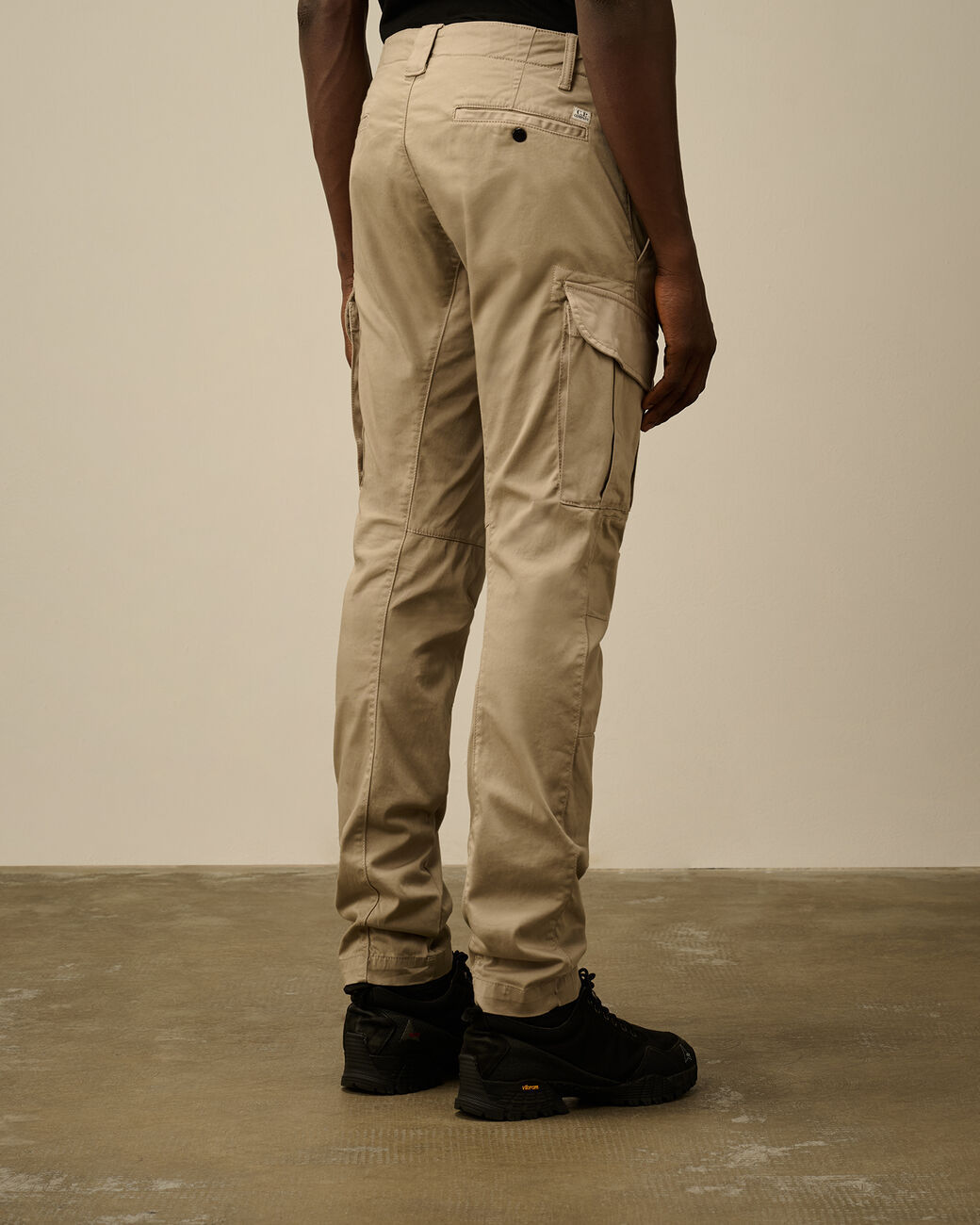 C.p. Company Sateen Stretch Cargo Lens Pants In Brown