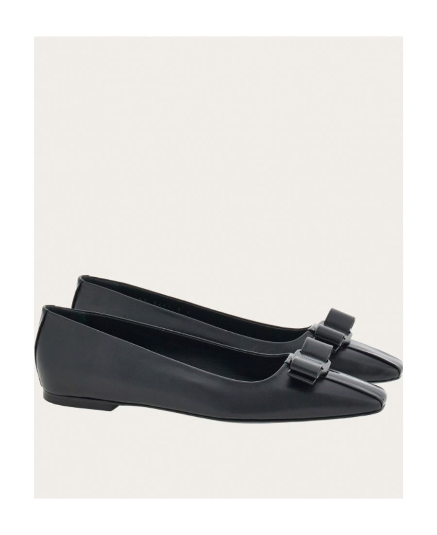 Ferragamo Black Leather Siwar Ballerina Flats In Black