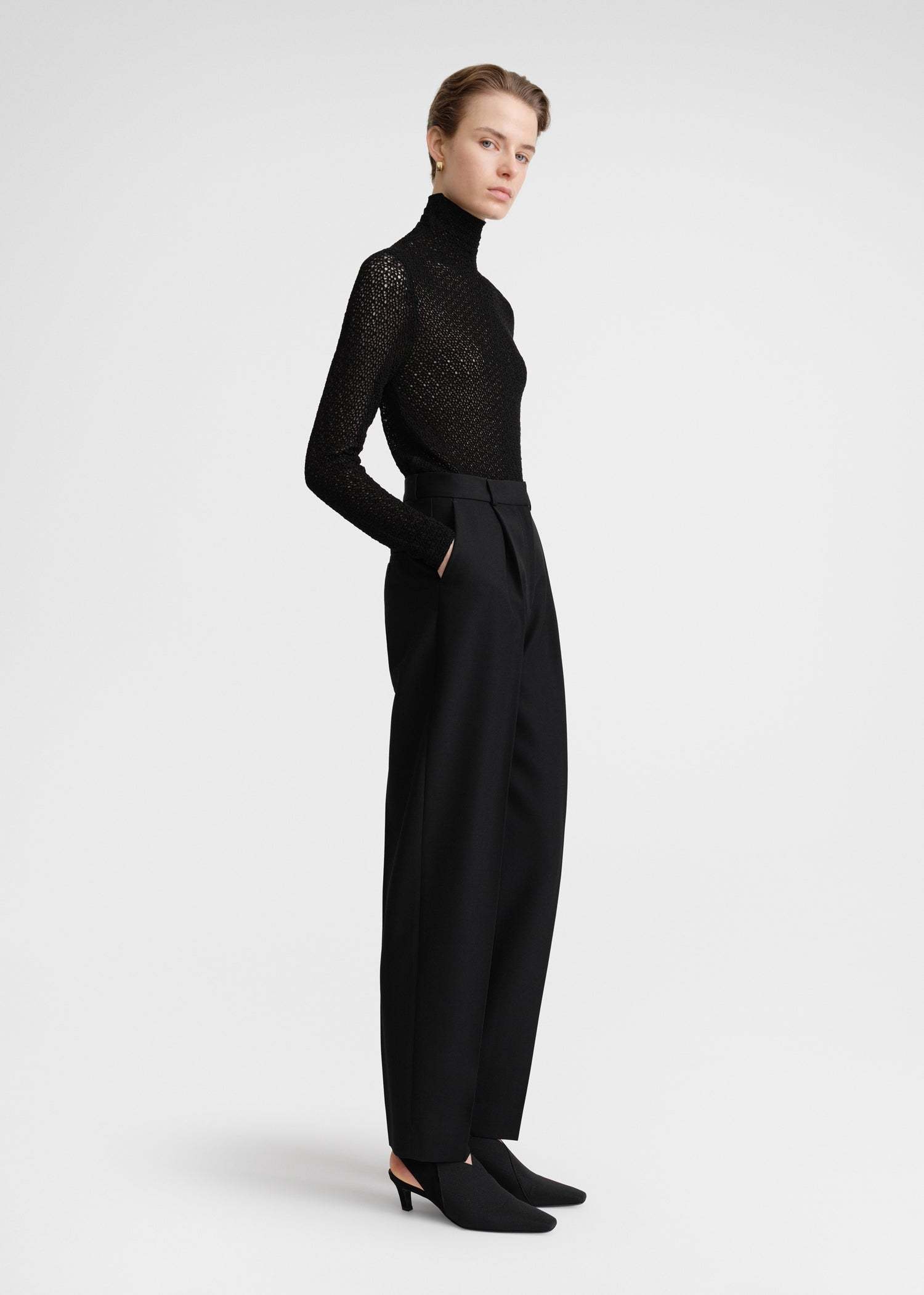 Totême Envato Tapered Trousers In Black