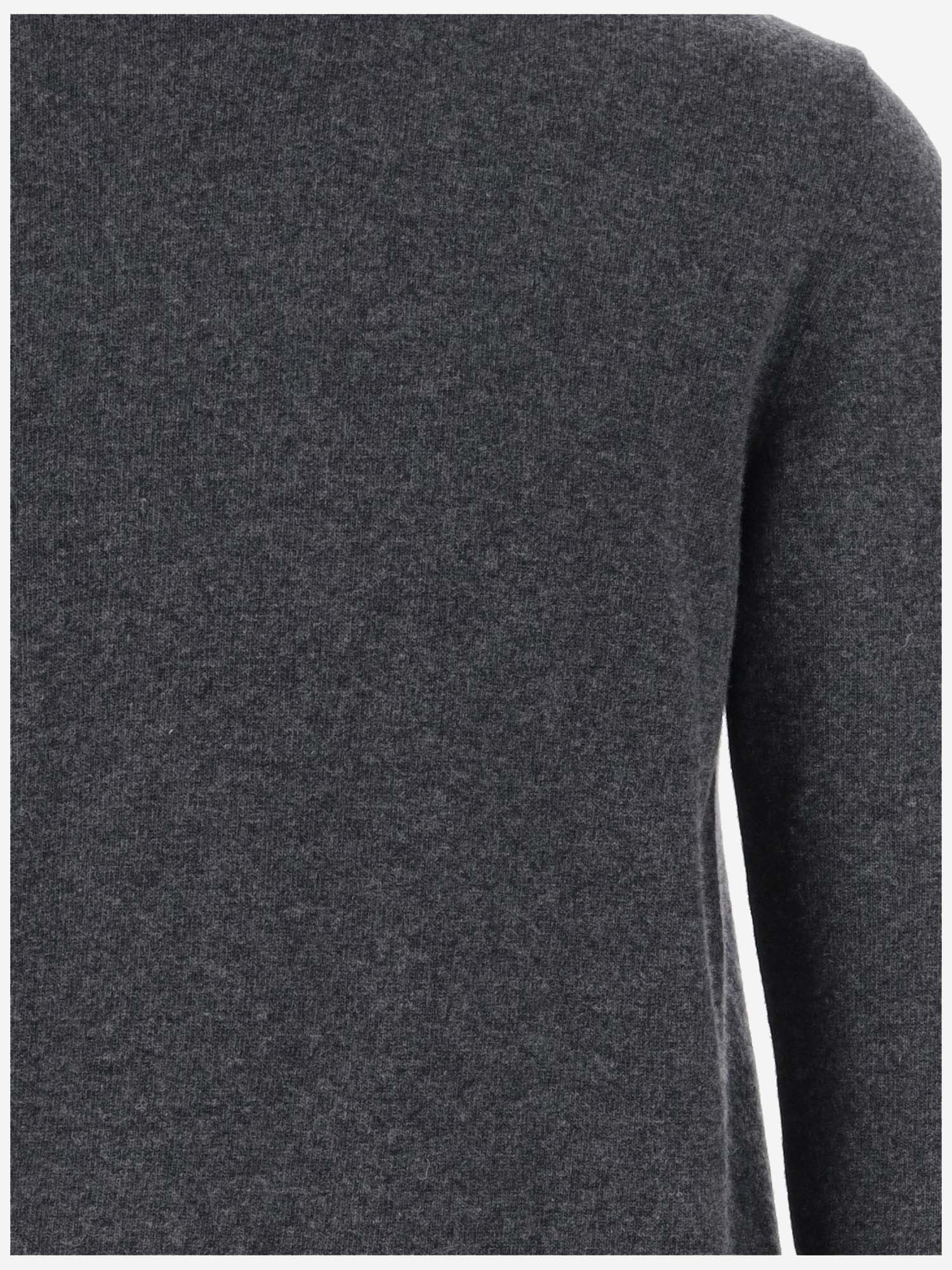 Woolrich Logo Embroidered Crewneck Jumper In Black