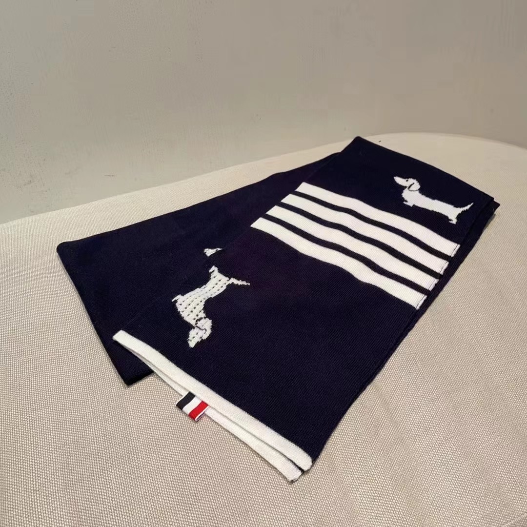 Thom Browne Hector Wool Scarf In Black