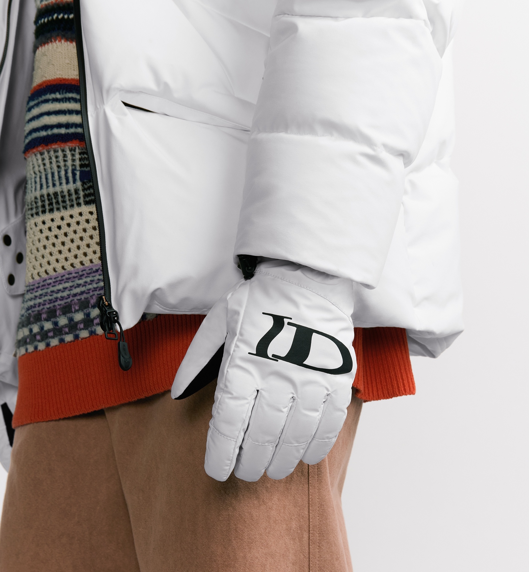 Dior Logo Ski Gloves In White