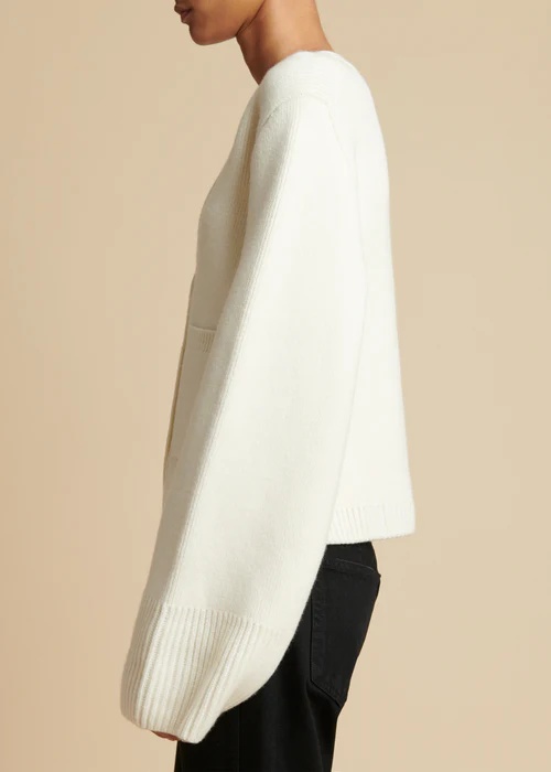 Khaite The Scarlet Cashmere Cardigan In Neutral