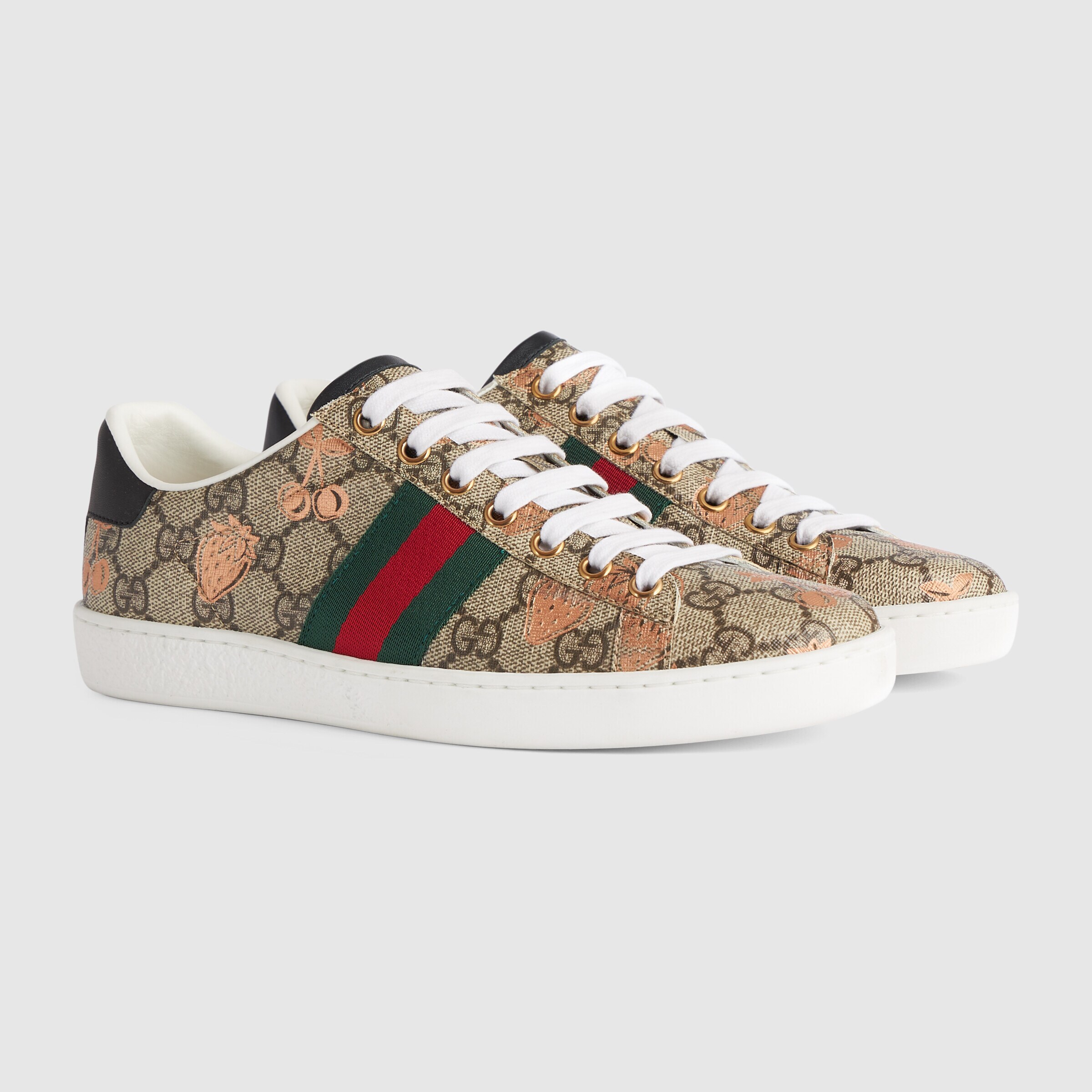 Gucci Ace Gg Supreme Bee-print Monogrammed Sneakers In Beige