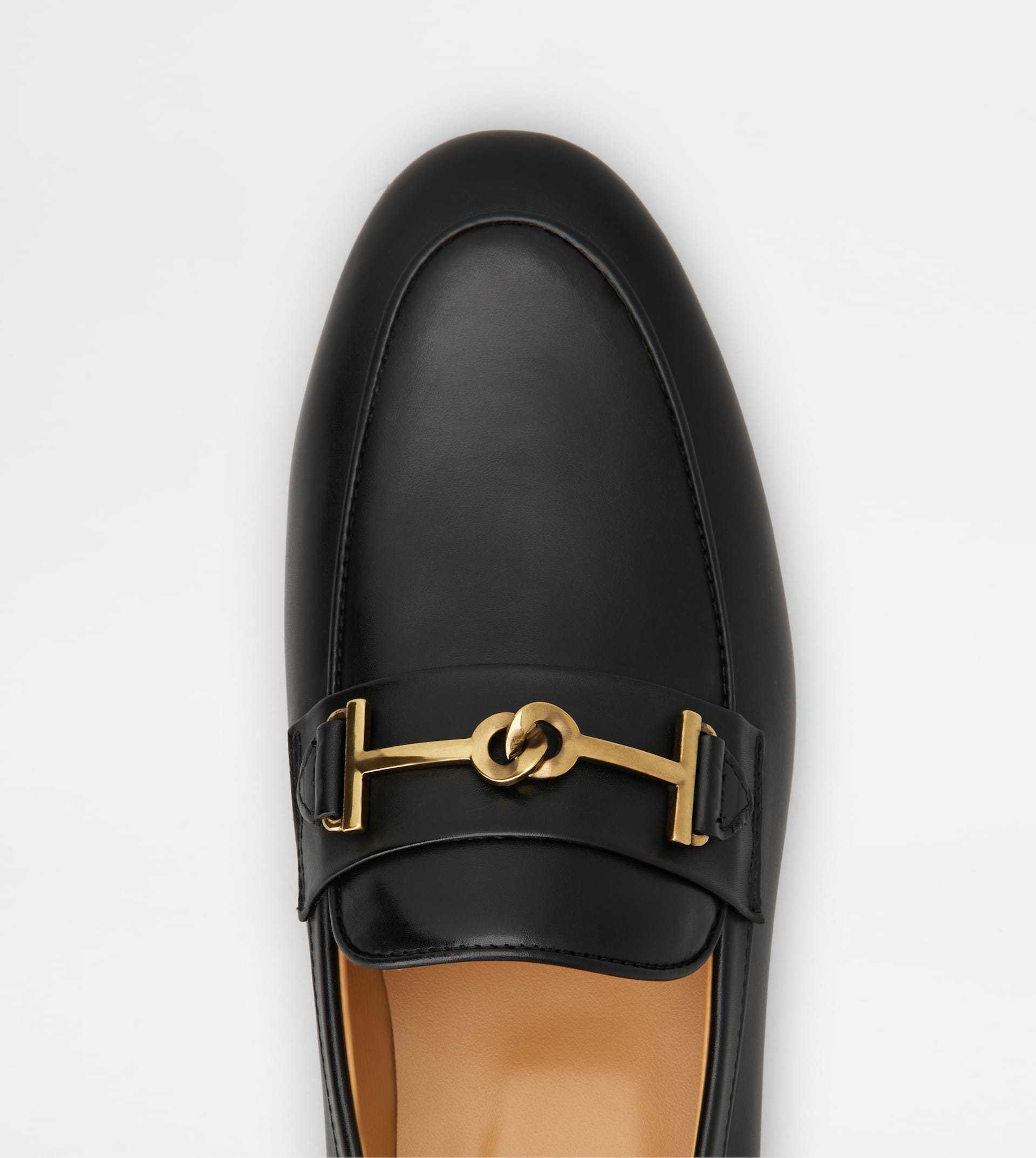 Tod's Leather Loafers With Bow In Black