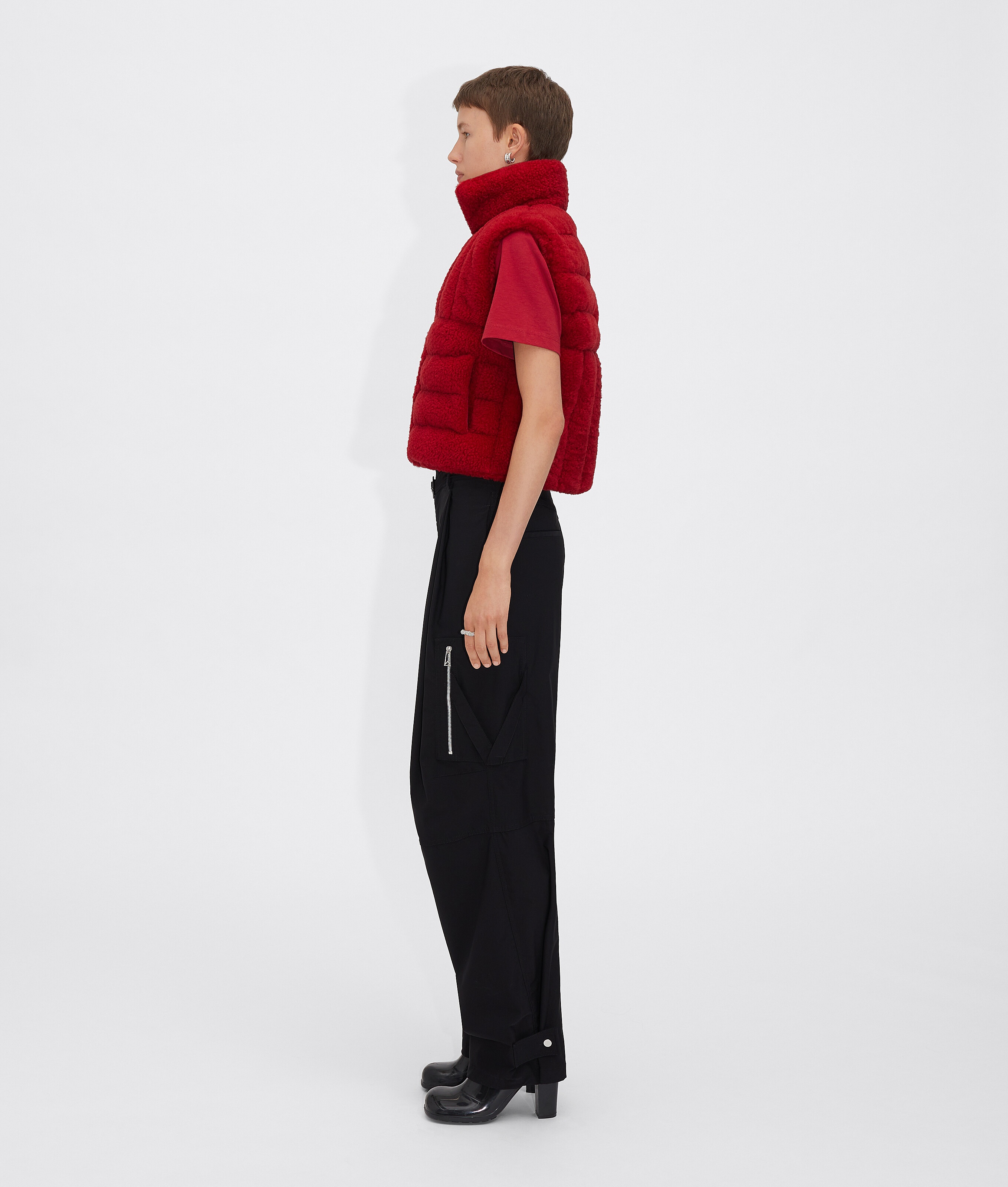 Bottega Veneta Quilted-finish Sleeveless Jacket In Red