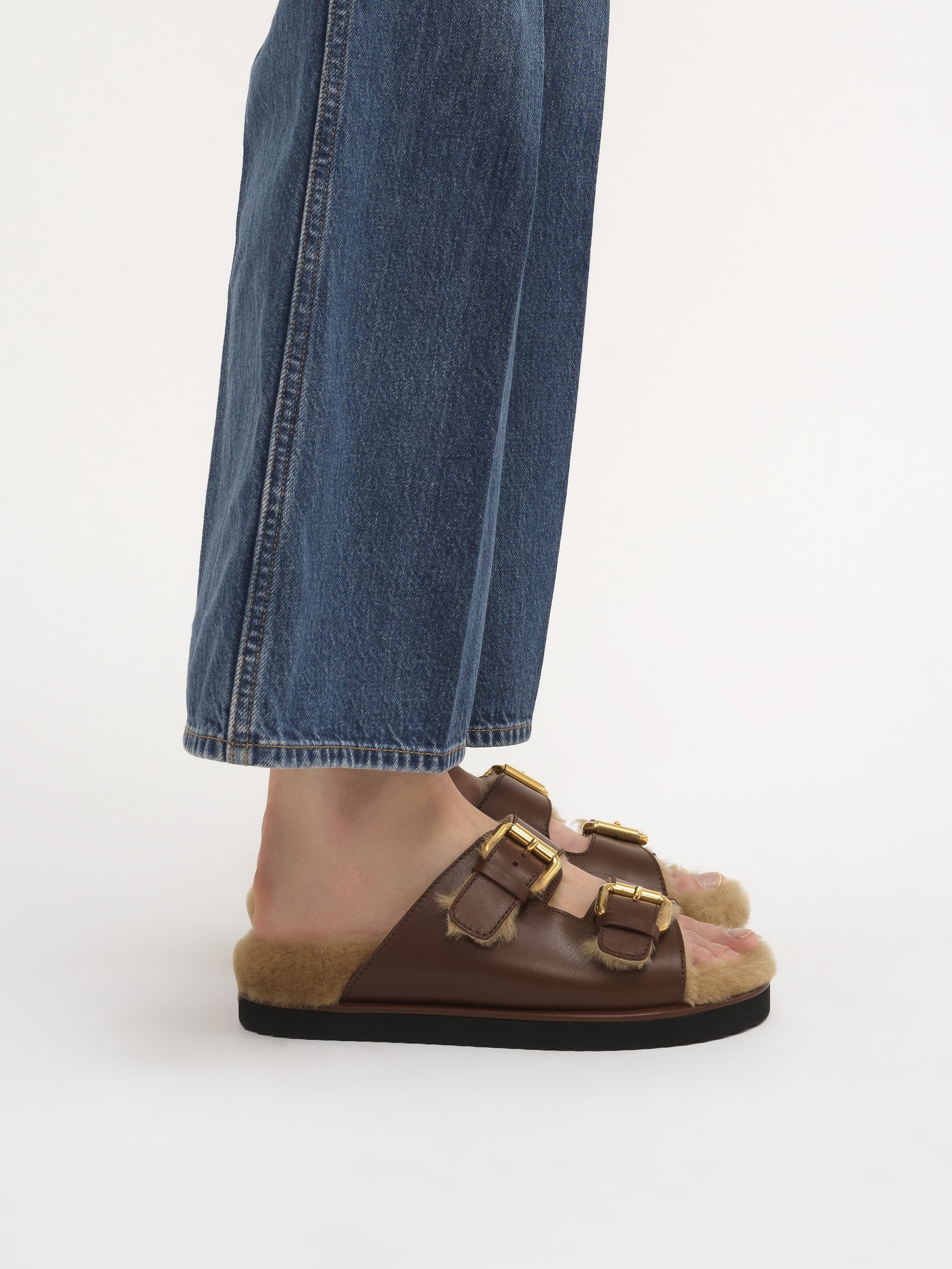 Chloé Nil Leather Shearling Dual-buckle Sandals In Brown