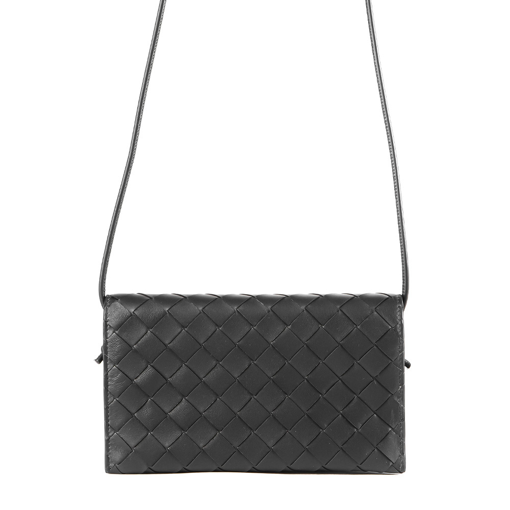 Bottega Veneta Intreciato Clamshell Shoulder Bag In Black