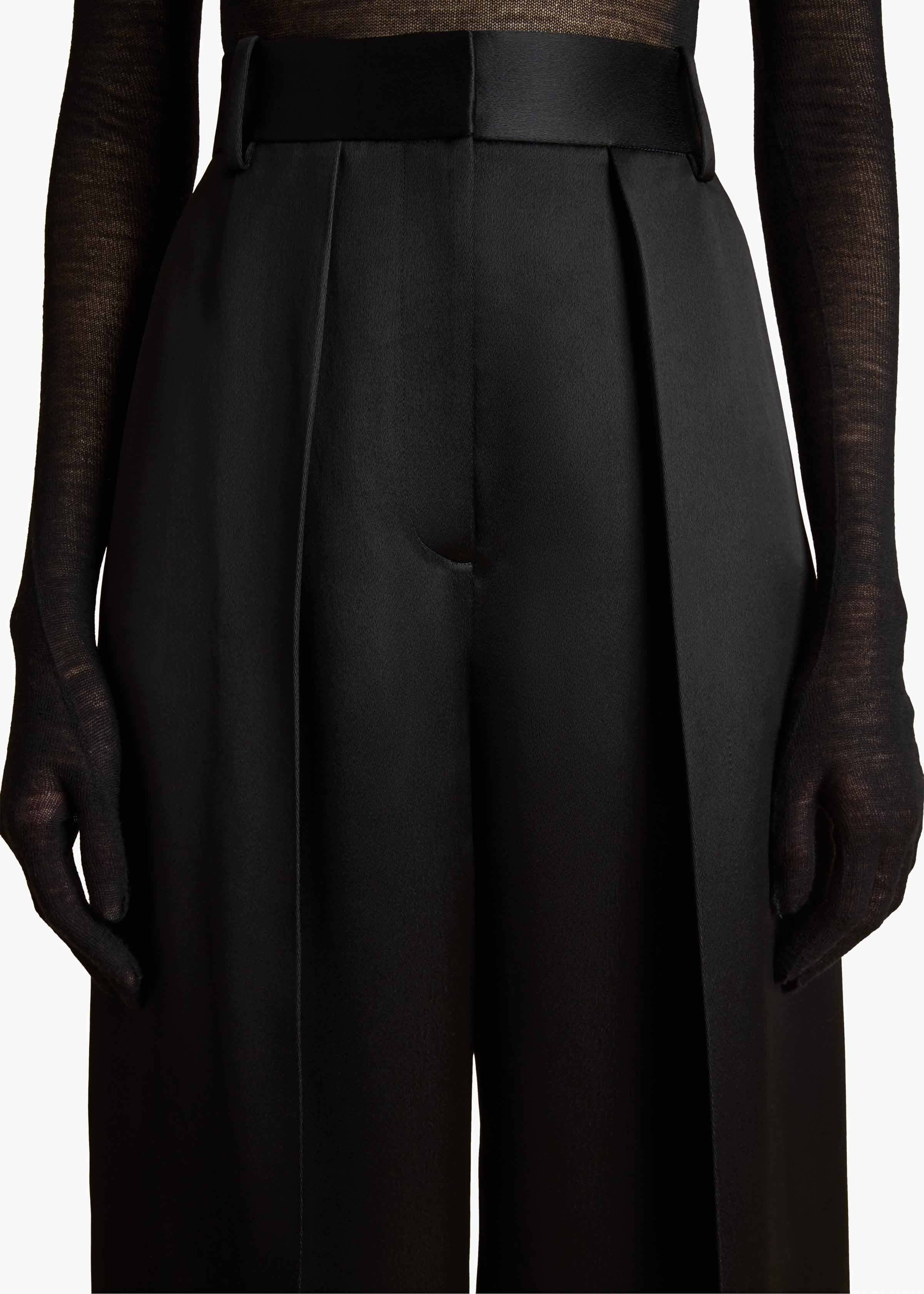 Khaite Belt-loop Casual Pants In Black