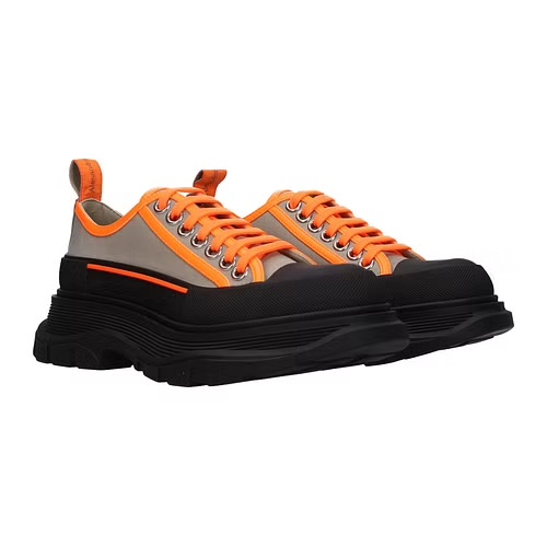 Alexander Mcqueen Tread Slick Lace Up Sneakers In Black