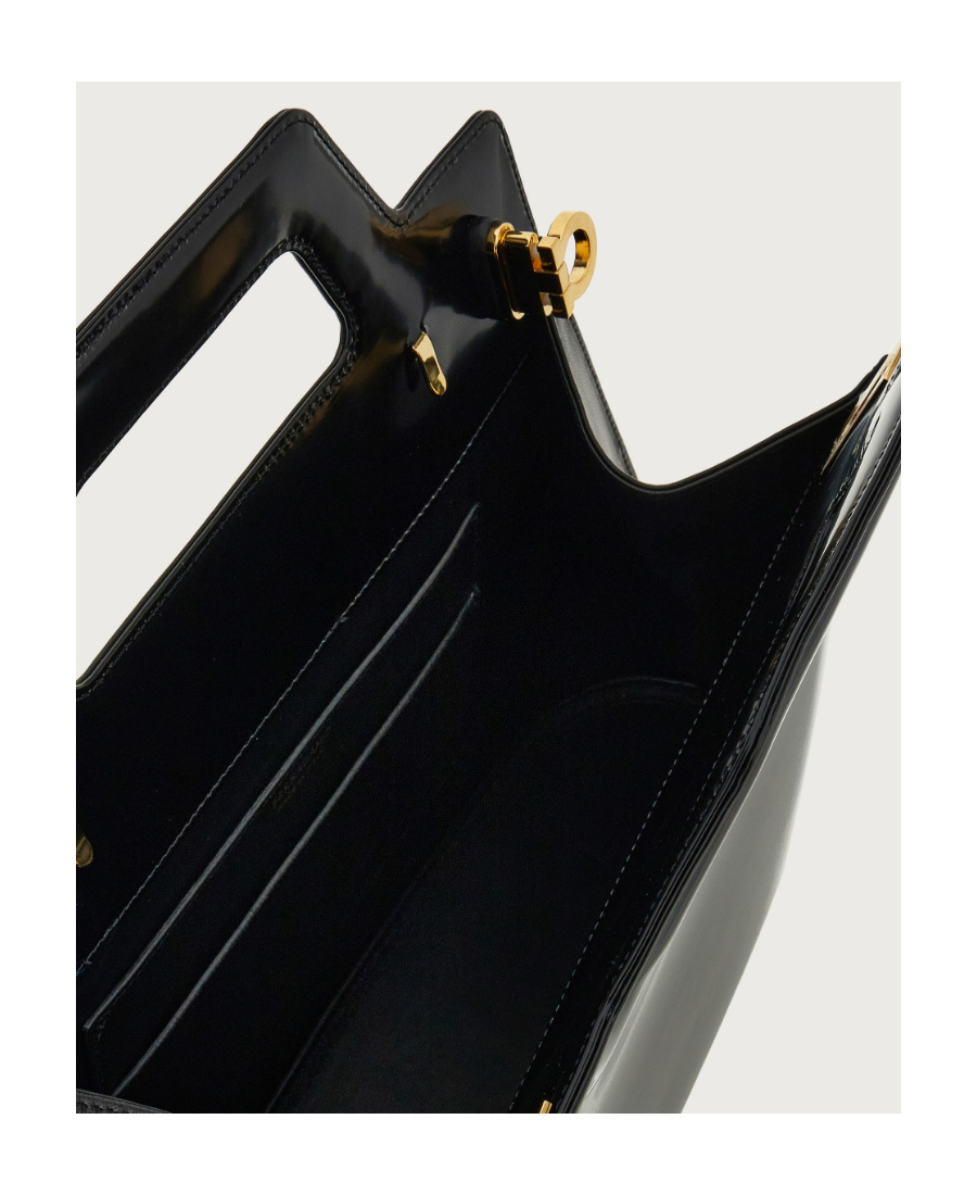Ferragamo Wanda Handbag In Black