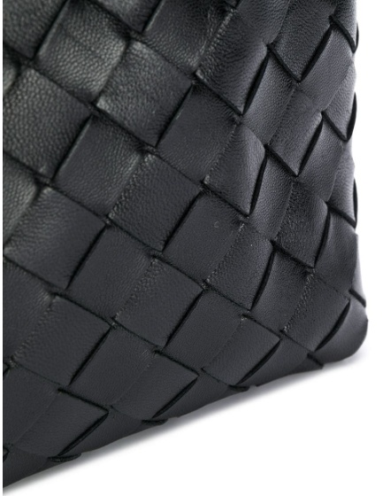 Bottega Veneta Knitted Cross-body Bag In Black