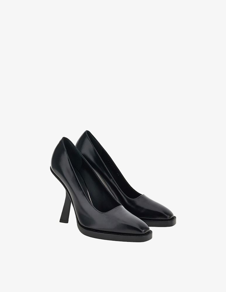 Ferragamo Logo High Heels In Black