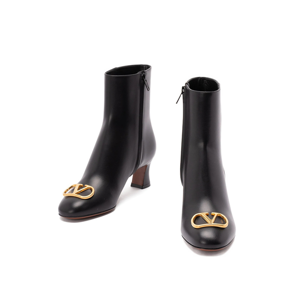 Valentino 60mm Logo-plaque Leather Boots In Black