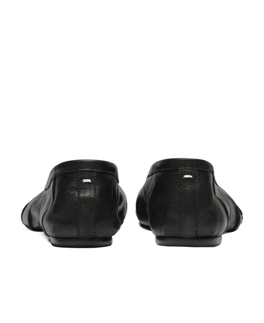 Maison Margiela Split-toe Minimalist Flat Shoes With Bow Accent In Black