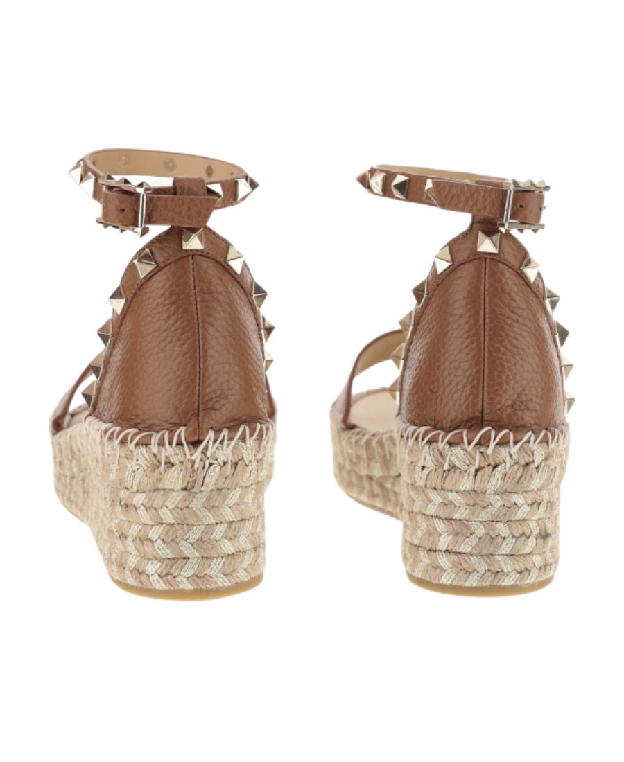 Valentino Garavani Rockstud 55 Grainy Leather Platform Sandal In Tan