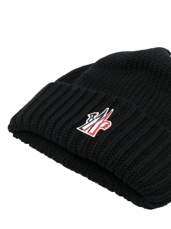 Moncler Logo Patch Woolen Cap In Black
