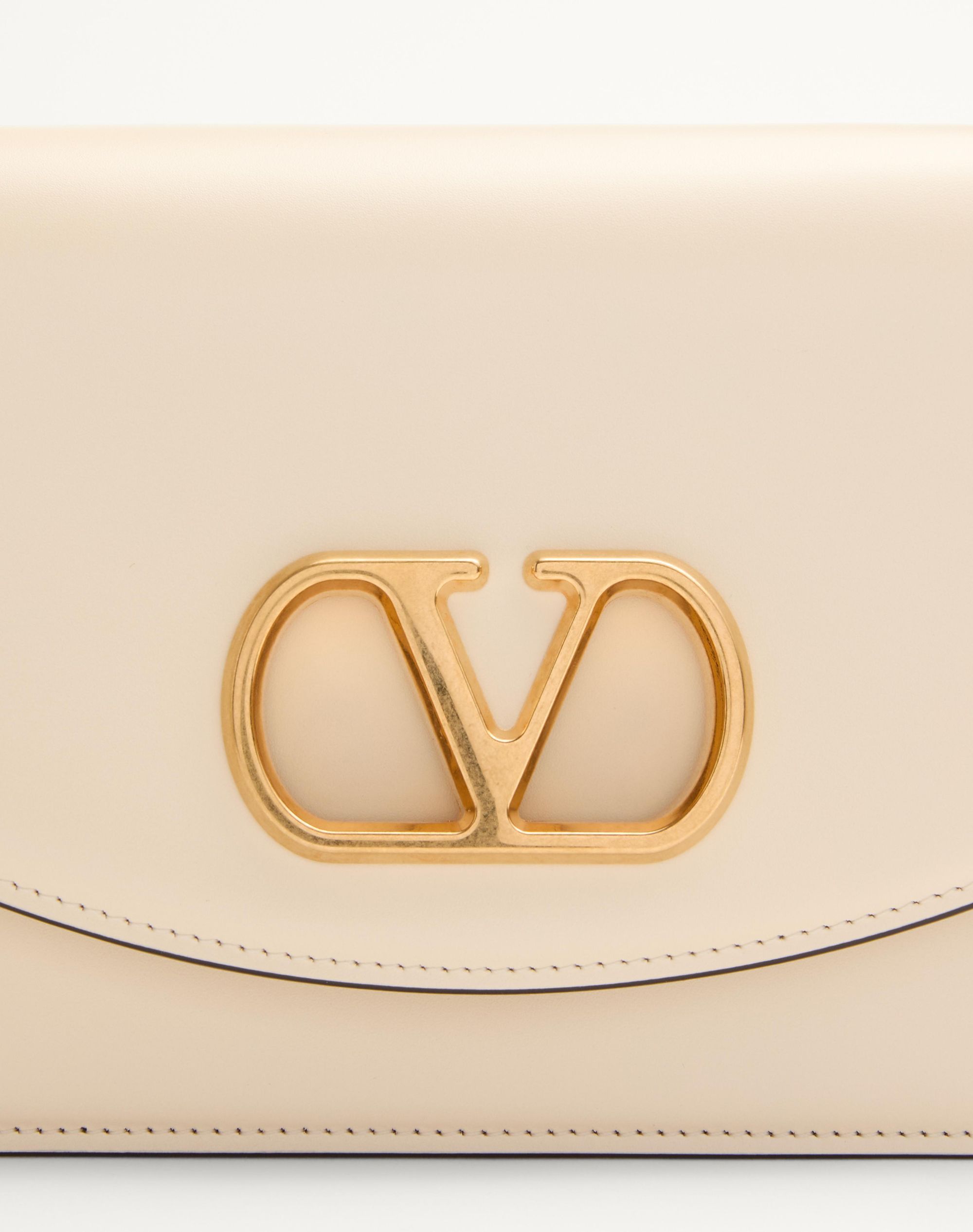 Valentino Garavani Garavani Vain Small Shoulder Bag In Shiny Calfskin Woman Ivory Uni In Nude