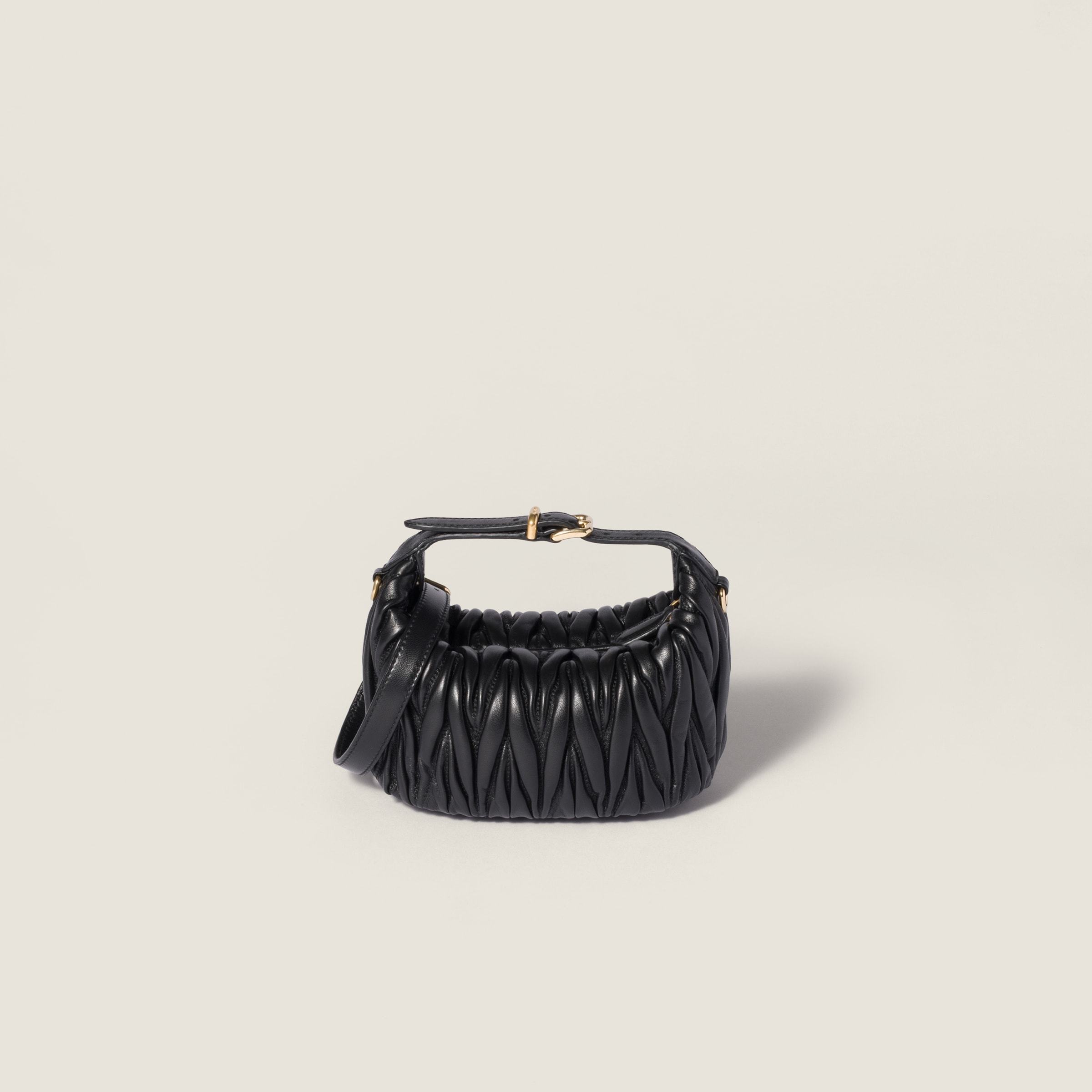 Miu Miu Pochette En Cuir Nappa Matelassé In Black
