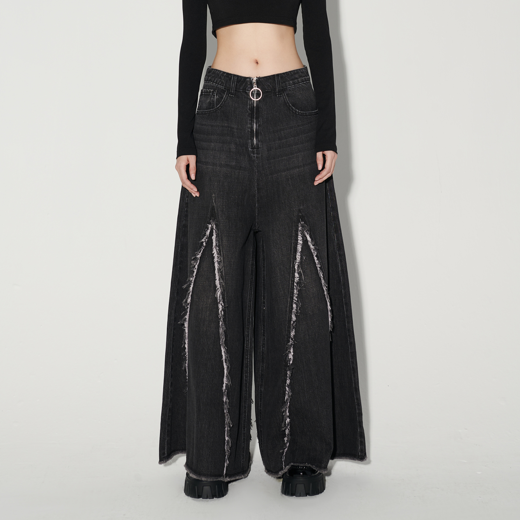 Liuregali Vintage Rough-edged Jeans In Black