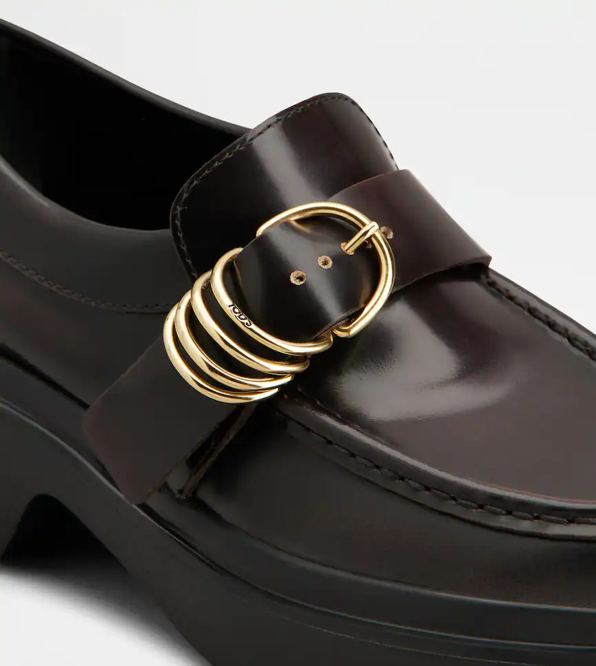 Tod's Leather Loafers In Black