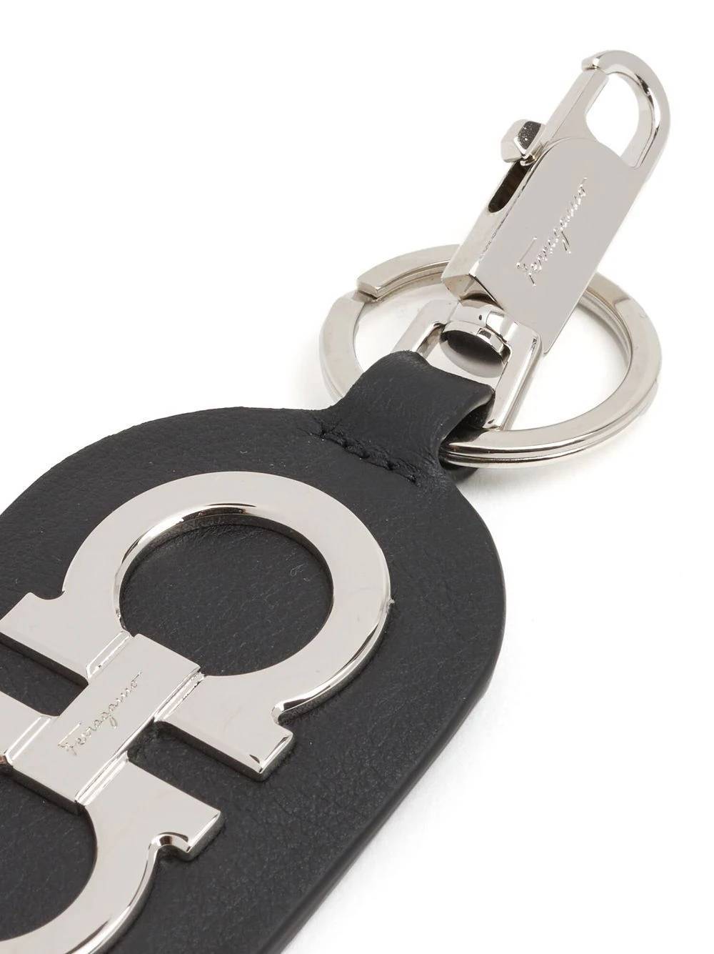 Ferragamo Logo-plaque Leather Keyring In Black