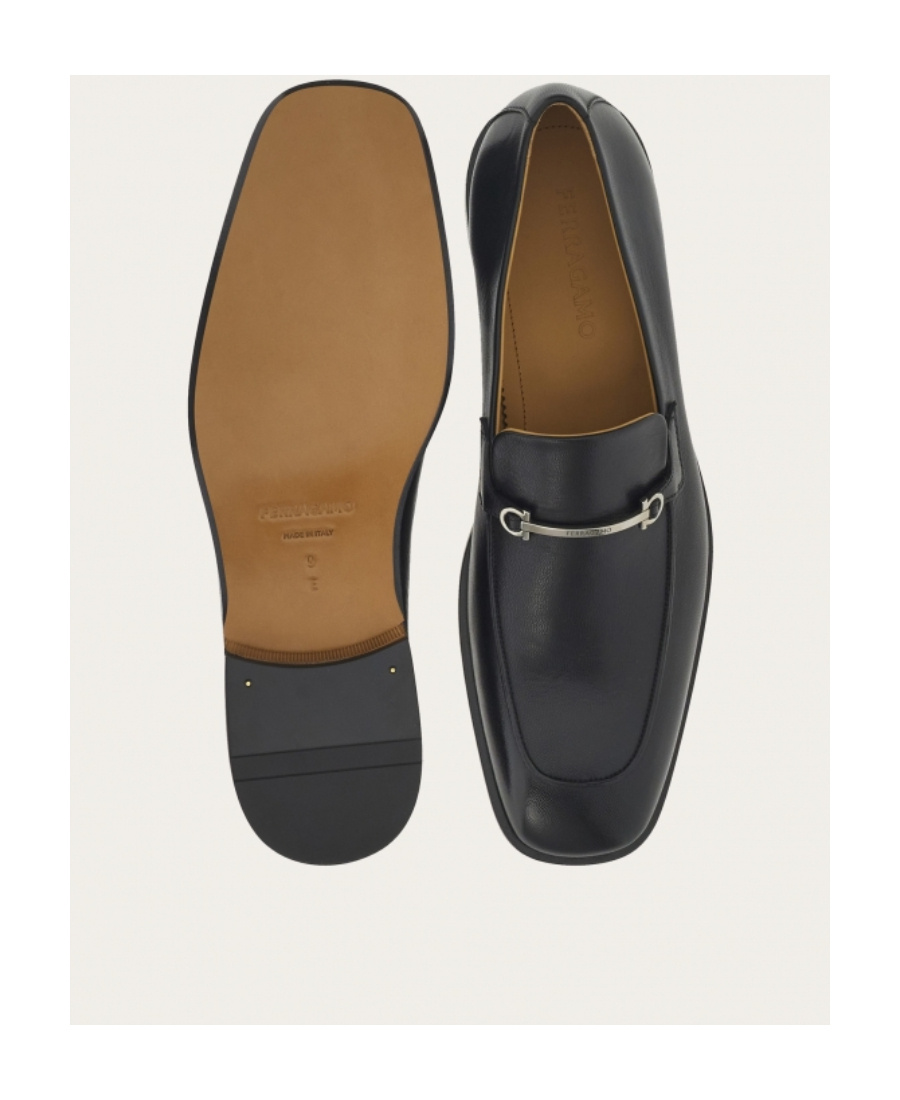 Ferragamo Buckle Detail Leather Sole Round Toe Loafers In Black