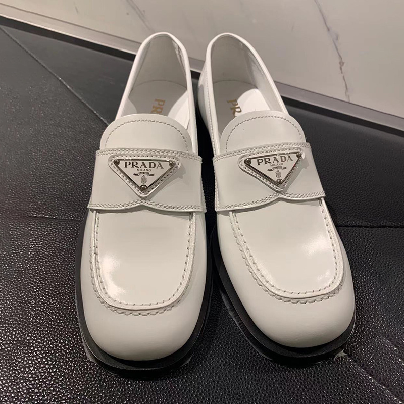 Prada Mocassini In Pelle Bianca  Donna In White