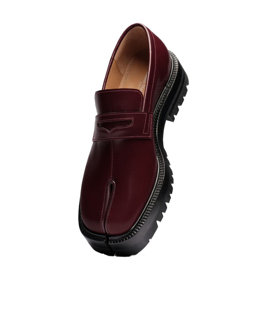 Maison Margiela Tabi Split-toed Loafers In Brown