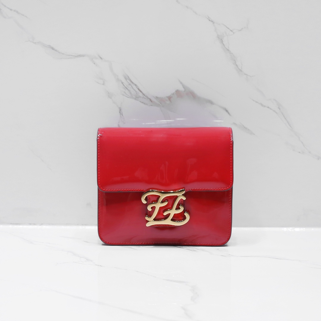 Fendi Karligraphy Shoulder Bag In Red