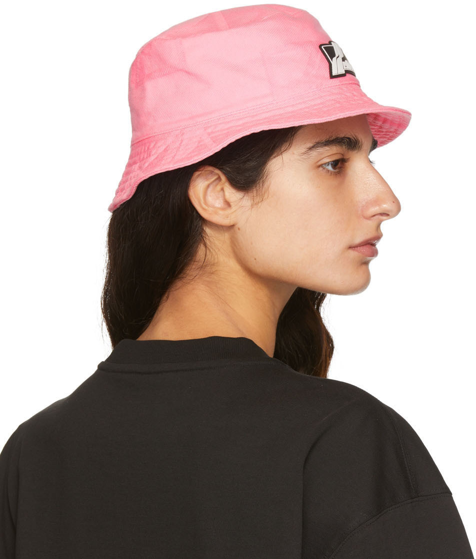 We11 Done Logo-patch Bucket Hat In Black