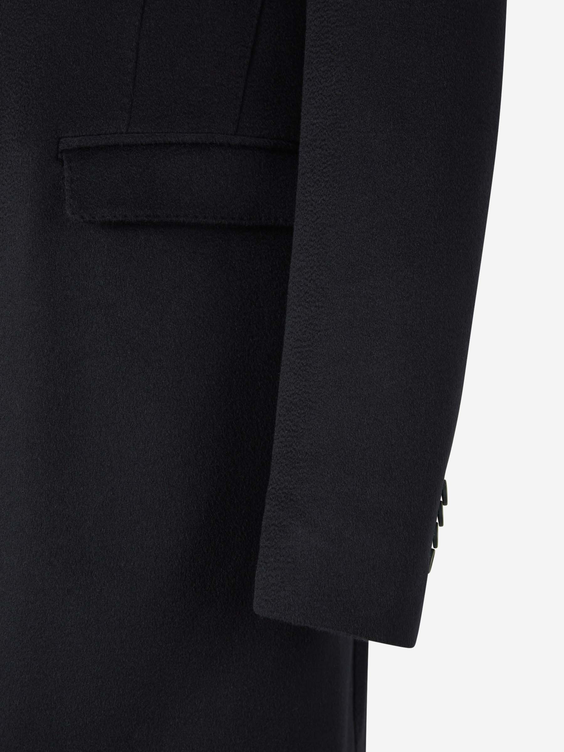Herno Durable Long Sleeve Coat With Notched Lapels In Black