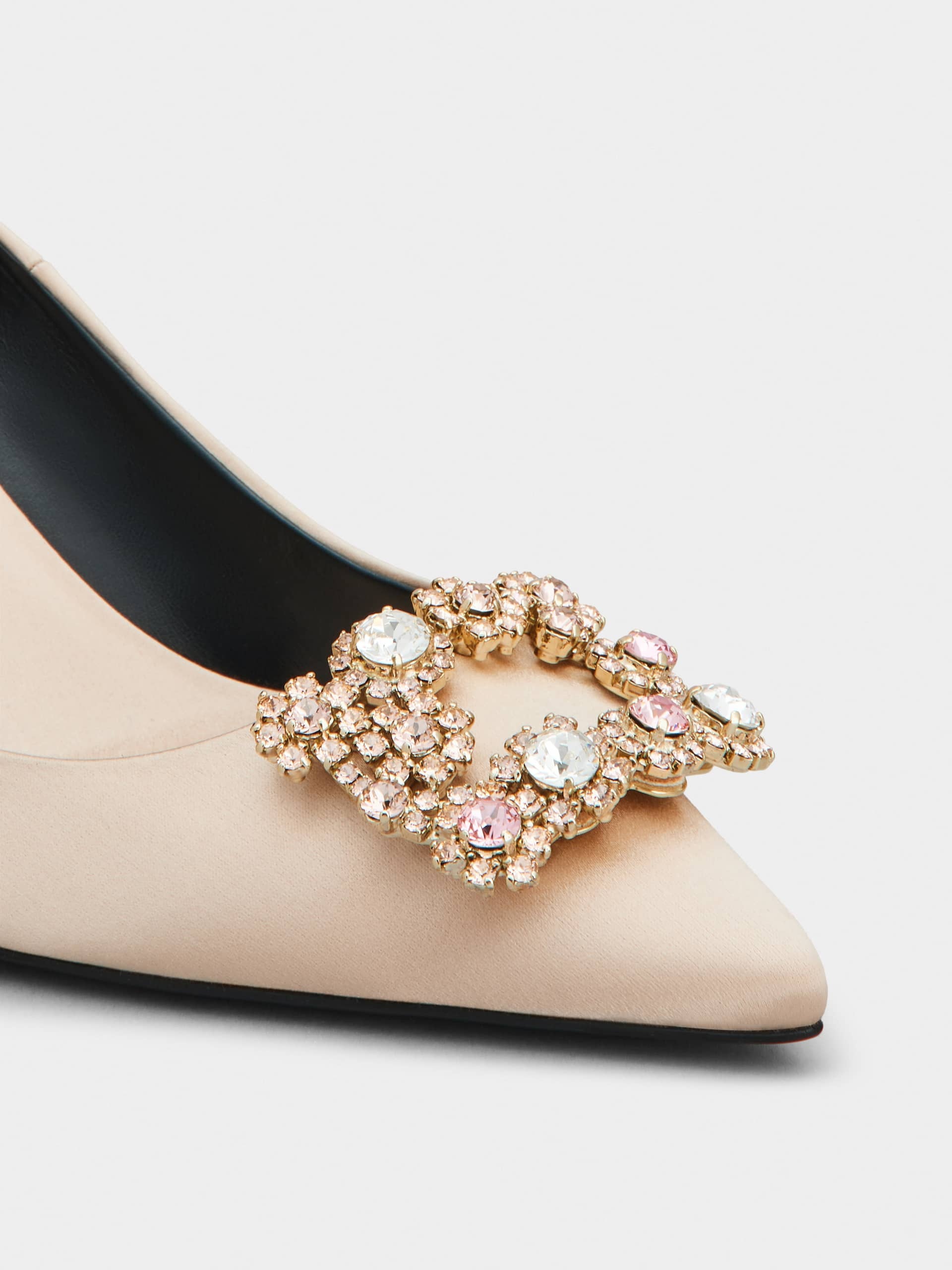 Roger Vivier Blossom Embellished Detail Pointed Toe Pumps In Nude