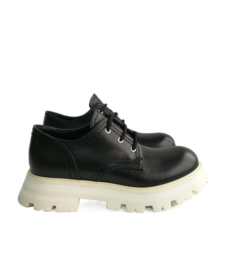 Alexander Mcqueen Lace Up Thick-soled Shoes In Black