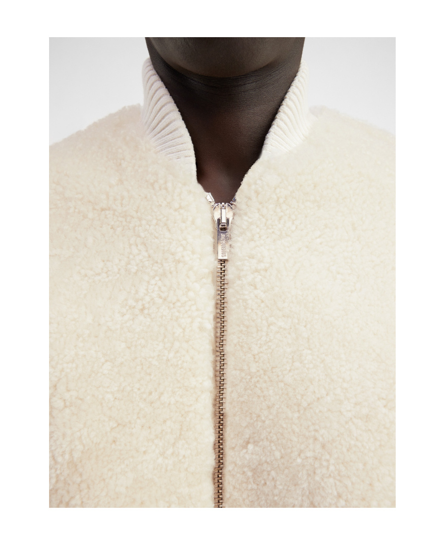 Jacquemus Le Blouson Pilou Shearling Bomber Jacket In Nude