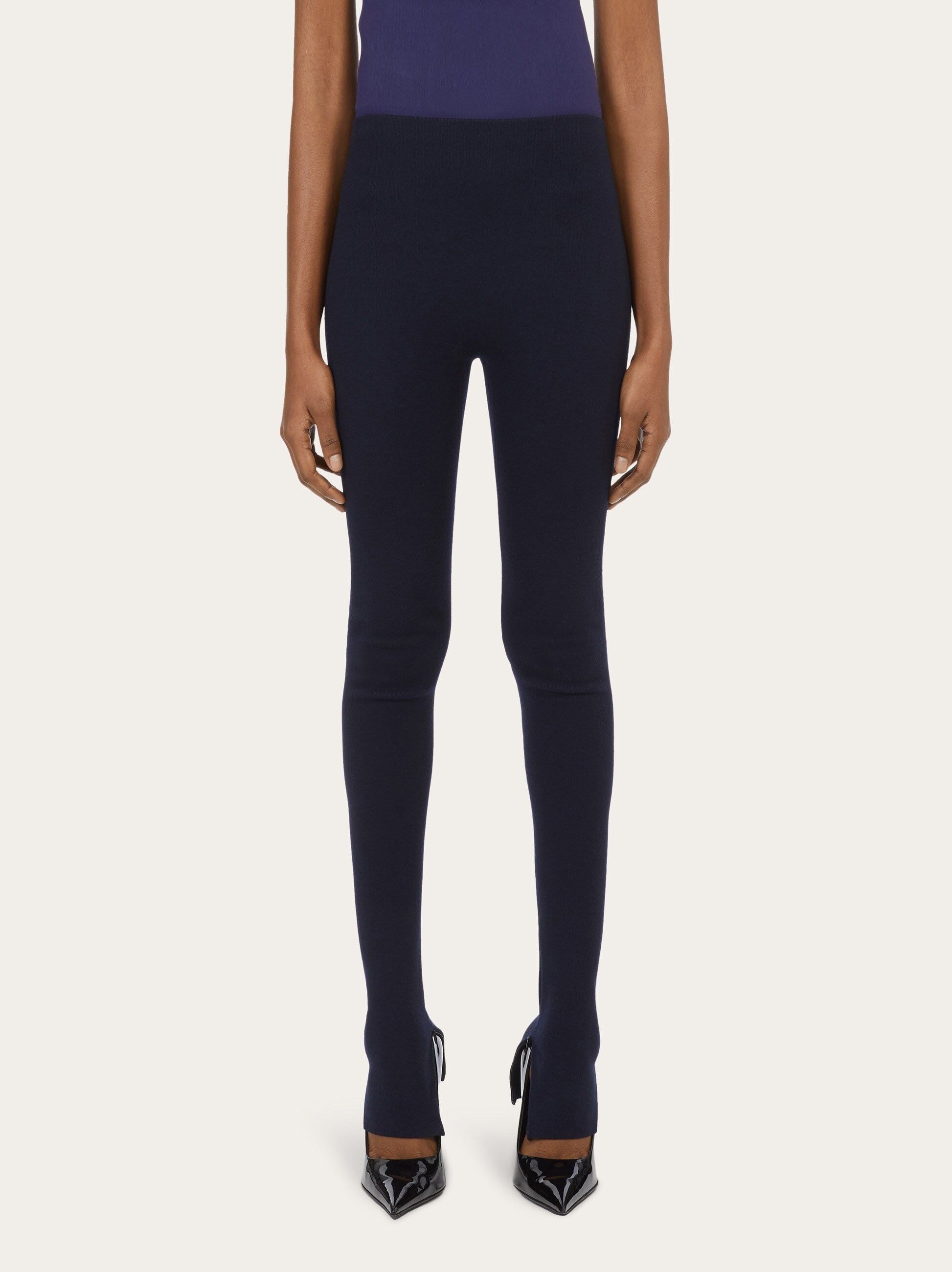 Ferragamo Logo-plaque Knitted Leggings In Black