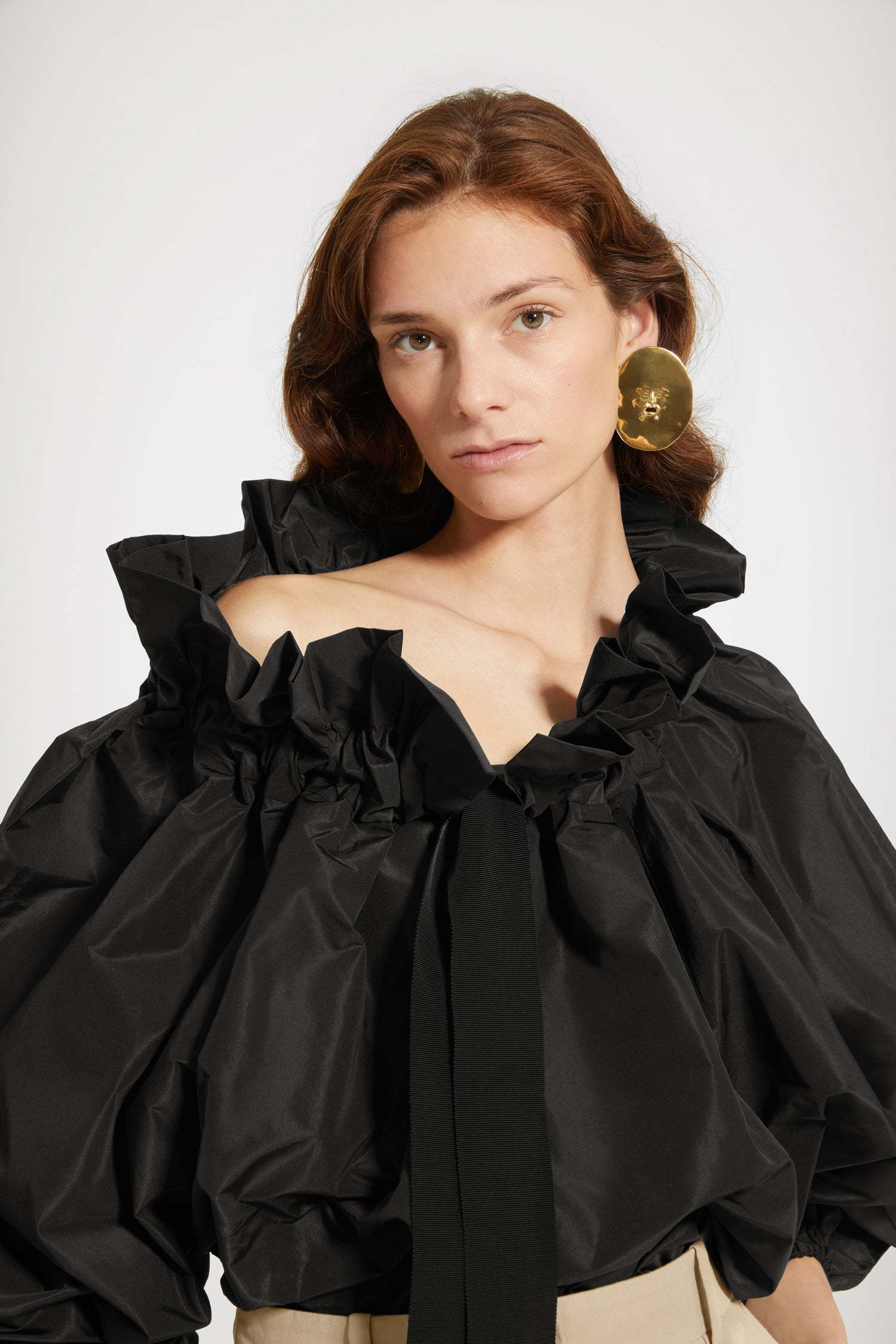 Patou Sleeveless Drawstring Neck Cropped Top In Black